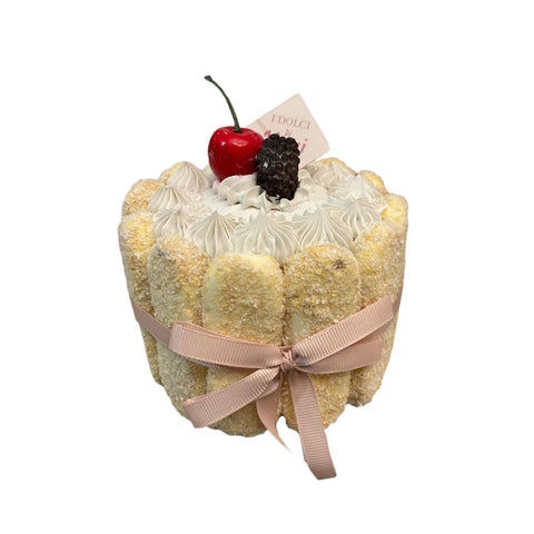 I DOLCI DI NAMI Torta pavesini con ciliegia e mora dolce sintetico Ø12 H10 cm
