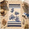Asciugamano mare con coralli blu e righe, ideale per spiaggia e vacanze estive, stile marino