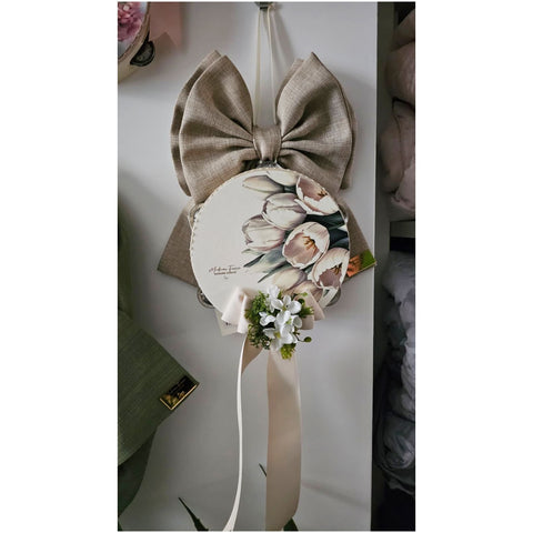 Madame Fioccò Fuoriporta Fiocco beige con tamburello e fiori "Sogno di Primavera" L35xH30 cm