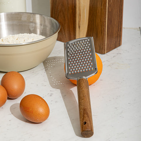 Estia Home Grattugia a mano in acciaio inox con manico in legno "Allure" 6x1xH24 cm