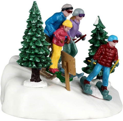 LEMAX Scena personaggi "Family Ski Day" H9.5x12.9x10.6 cm