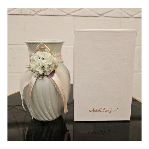 Fiori di Lena Vaso Foulard in ceramica con fiore artigianale D9xH17 cm 5 varianti(1 unità) - Angelica Home Stabia