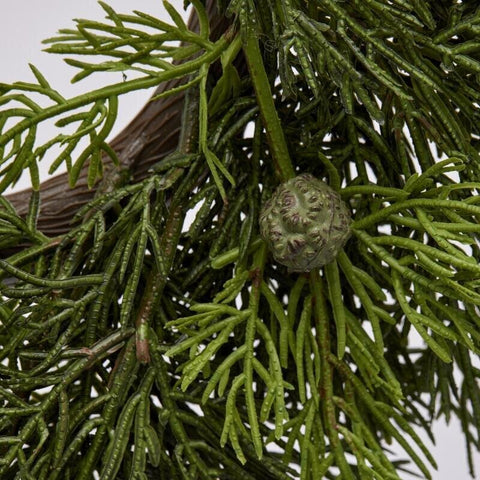 EDG Thuja Christmas wreath with berries Door Decor D50 cm