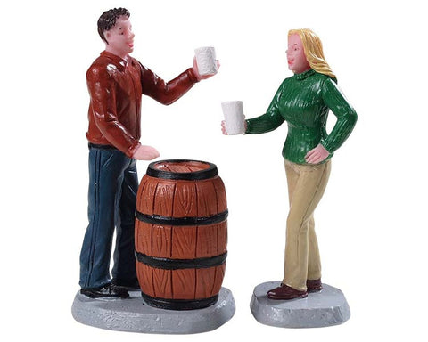 LEMAX Set 2 Personaggi Brindisi! "Cheers!" in resina H6.8 cm
