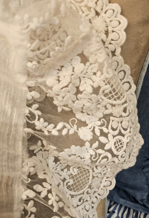 Chez Moi Cushion Cover with Lace and Ruffle "Provence Romantique" 50x50 cm