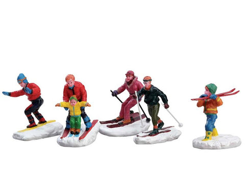 LEMAX Set 5 personaggi sciatori "Winter Fun Figurines" in resina H5.8 cm