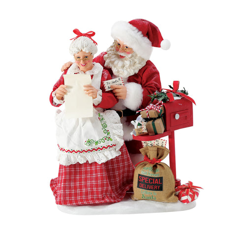 Department 56 Statuina Babbo e Mamma Natale in resina 24.5x17xH27 cm