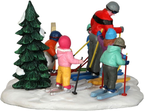LEMAX Personaggi Scuola di sci "Ski School" H7.3x14.7x11 cm