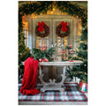 Decorazione natalizia shabby chic con ghirlande, luci, alberi e tavolo in legno