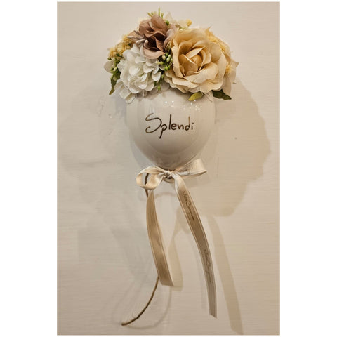 Mata Creazioni Palloncino artigianale in porcellana bianca con fiori da appendere 12x8xH13 cm 3 varianti(1 unità) - Angelica Home Stabia