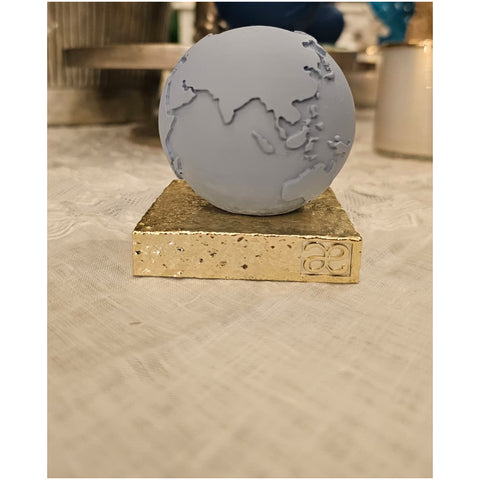 Chiaraela Mappamondo piccolo base oro "World" 7x8.5 cm 4 varianti(1 unità)