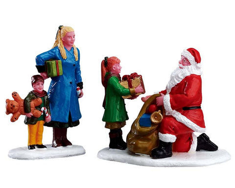 LEMAX Set 2 Personaggi Babbo Natale "Presents From Santa" H6.7 cm