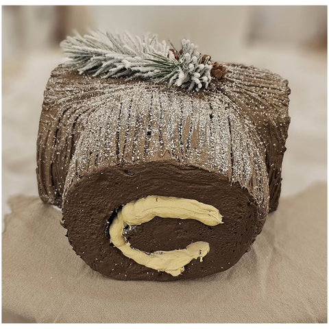 Nami's Sweets Bûche de Noël enneigée artificielle 7,5x17xH9 cm