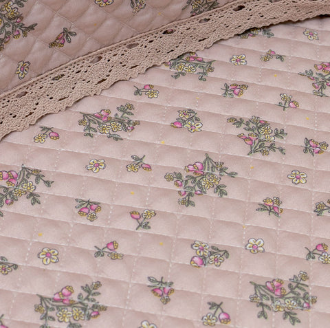 L'Atelier 17 Trapunta matrimoniale primaverile con pizzo + 2 federe "Cuor di Magnolia" 260x260 cm