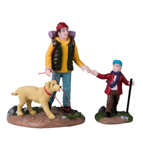LEMAX Set of two "Hiking Buddies" characters in resin H7.3 x 8.2 x 5.4 cm