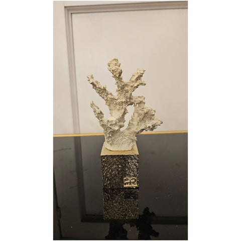 Chiaraela Decoro Corallo avorio base oro H14 cm