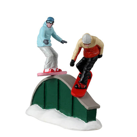LEMAX Snowboarder on snow "Boarding Fun" in resin H9.3 x 10.6 x 4 cm
