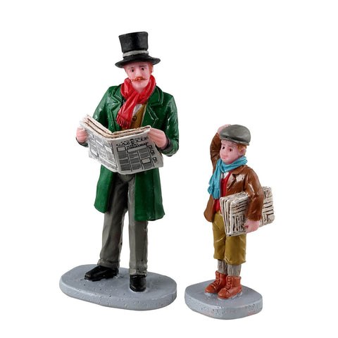 LEMAX Set of two "Merry Newsboy" characters in resin H7.3 x 5.5 x 2.5 cm
