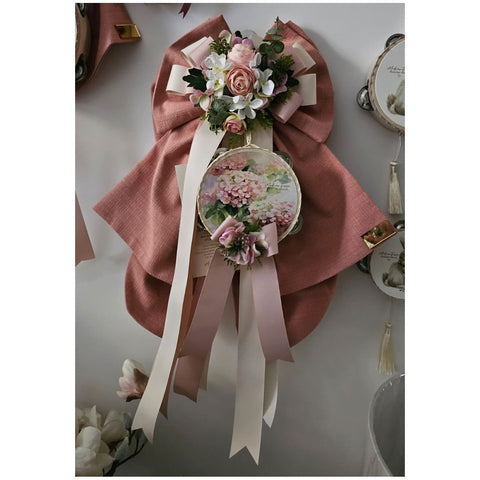 Madame Fioccò Fuoriporta Fiocco rosa con tamburello e fiori "Carezza di Primavera" L40xH50 cm