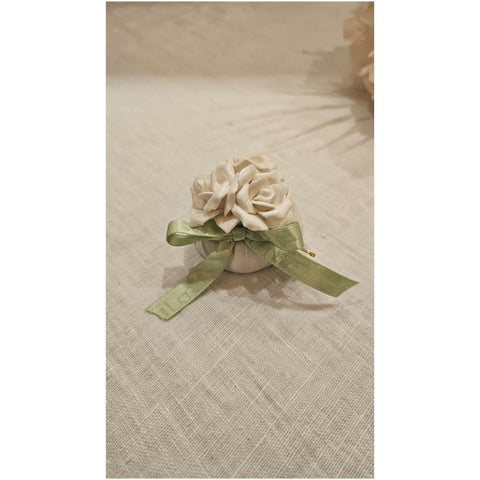 Fiori di Lena Saponcino da bagno con rose in ceramica bianca D4.5xH4.5 cm 6 varianti(1 unità) - Angelica Home Stabia