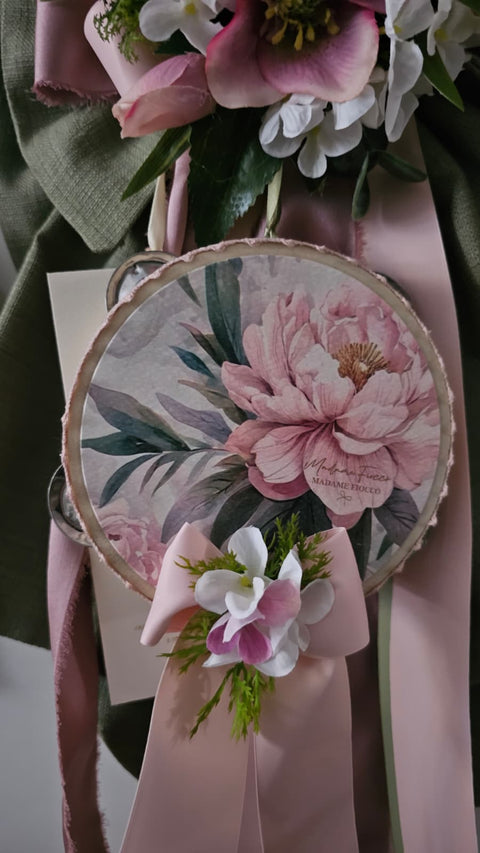 Madame Fioccò Fuoriporta Fiocco verde con tamburello e fiori "Fior di Seta" L36xH50 cm