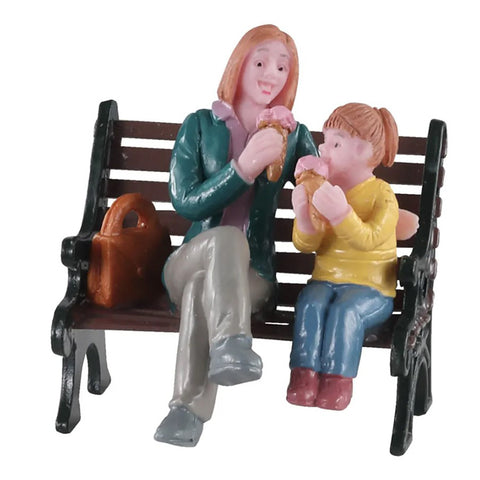 Personnages LEMAX Glace au parc "Glace au parc" H5x4,5x4,1 cm