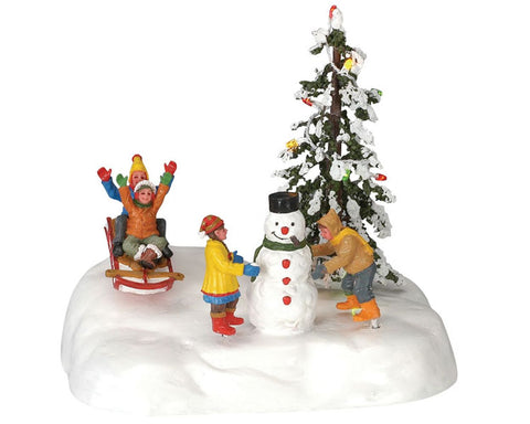 LEMAX Scena in movimento e luci led "Frolic In The Snow" H12.4x15x12 cm