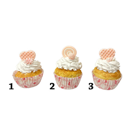 I DOLCI DI NAMI Muffin decorativi artificiali con panna e dolcini rosa Ø5,5 H9 cm