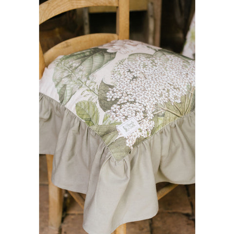 Nuvole di Stoffa Set of 2 chair cushions with flowers and flounce "Herbarium" 40x40+15 cm