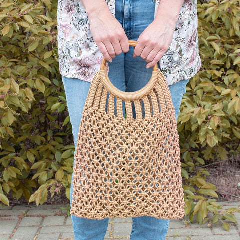CLAYRE &amp; EEF Beige beach straw handbag with wooden handles 35x50 cm