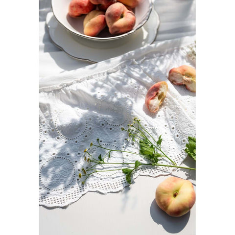 Blanc Mariclò Cotton tablecloth with "Tintoretto" shabby decoration 200x200 cm