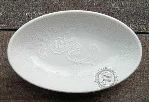 MATHILDE M. ARABESQUE porte savon ovale porcelaine blanche 11,8x7,8x3 cm