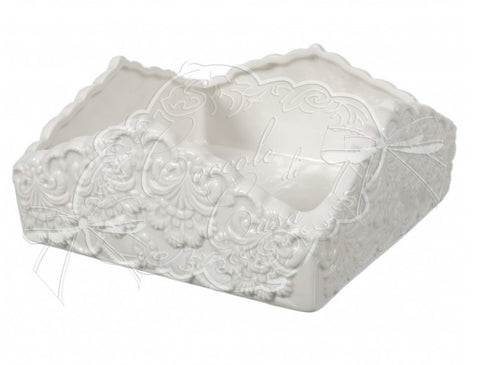 COCCOLE DI CASA Porta tovaglioli da tavola quadrato in ceramica bianca con ghirigori Shabby Chic "Daphne" 20x20x10 cm