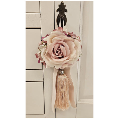 Fleurs de Lena Pompon artisanal à suspendre avec rose et brume fabriqué en Italie D14xH30 cm