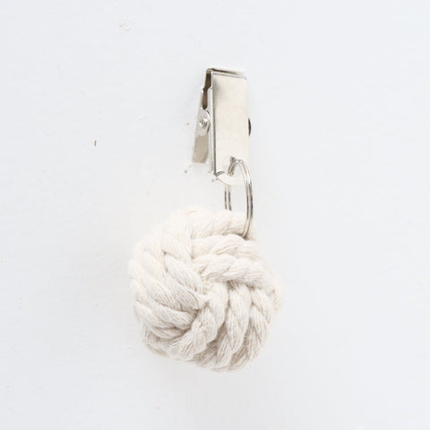 Boltze Set pinces à nappe 4 nœuds avec pince à épiler "Jute" en tissu de jute fait main D4 cm 2 variantes