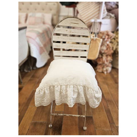 CHARMING Set of two chair cushions in natural linen with lace flounce "LUIGI XVI"