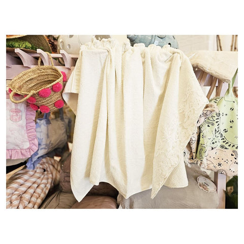 CHARMING LOUIS XVI handmade cotton and lace bath towel 148x72 cm