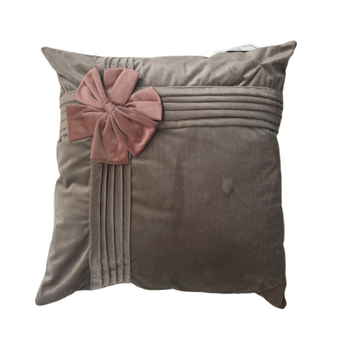 L'ATELIER 17 Cushion with contrasting rosette in handmade velvet 45x45 various colours