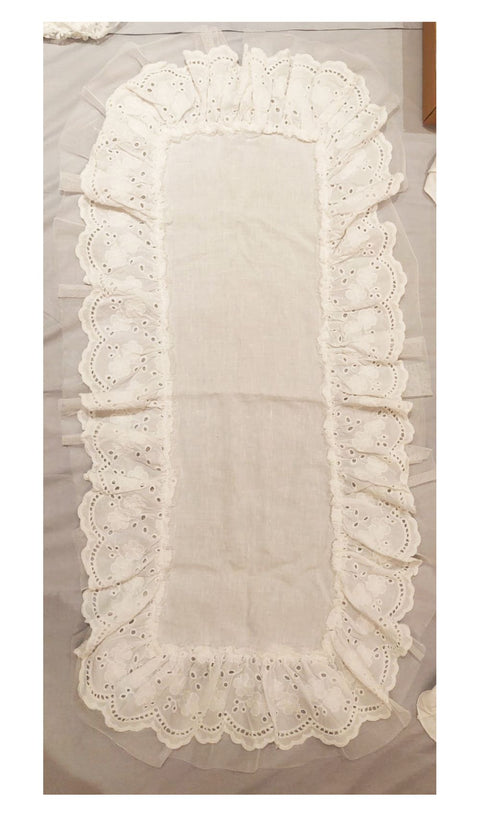 OPIFICIO DEI SOGNI Pair of doilies and runners in white linen with rouches and san gallo lace, made in italy