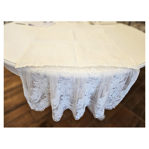 CHARMING Handcrafted runner in linen and lace with "LUIS XVI" embroidery 49x160 cm