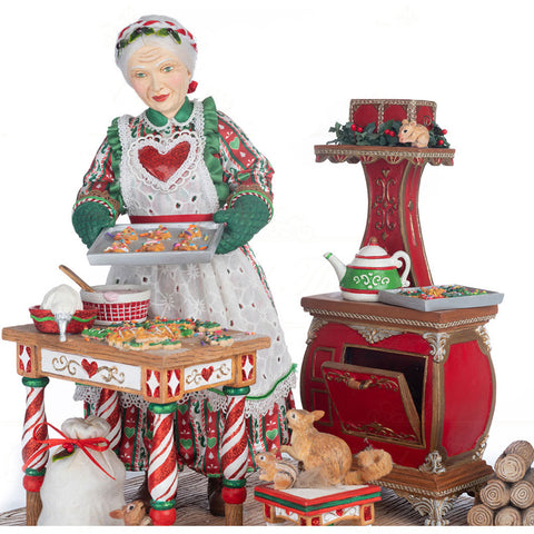 GOODWILL Christmas figurine Christmas lady in the kitchen in resin