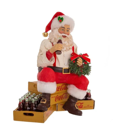 KURTADLER Père Noël Vintage Figurine de Noël assis sur des caisses de Coca-Cola H22.86cm