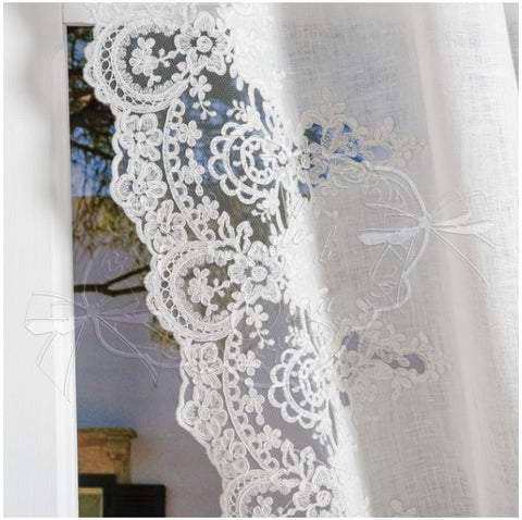 COCCOLE DI CASA Set of two curtains in white linen and "Moon" lace